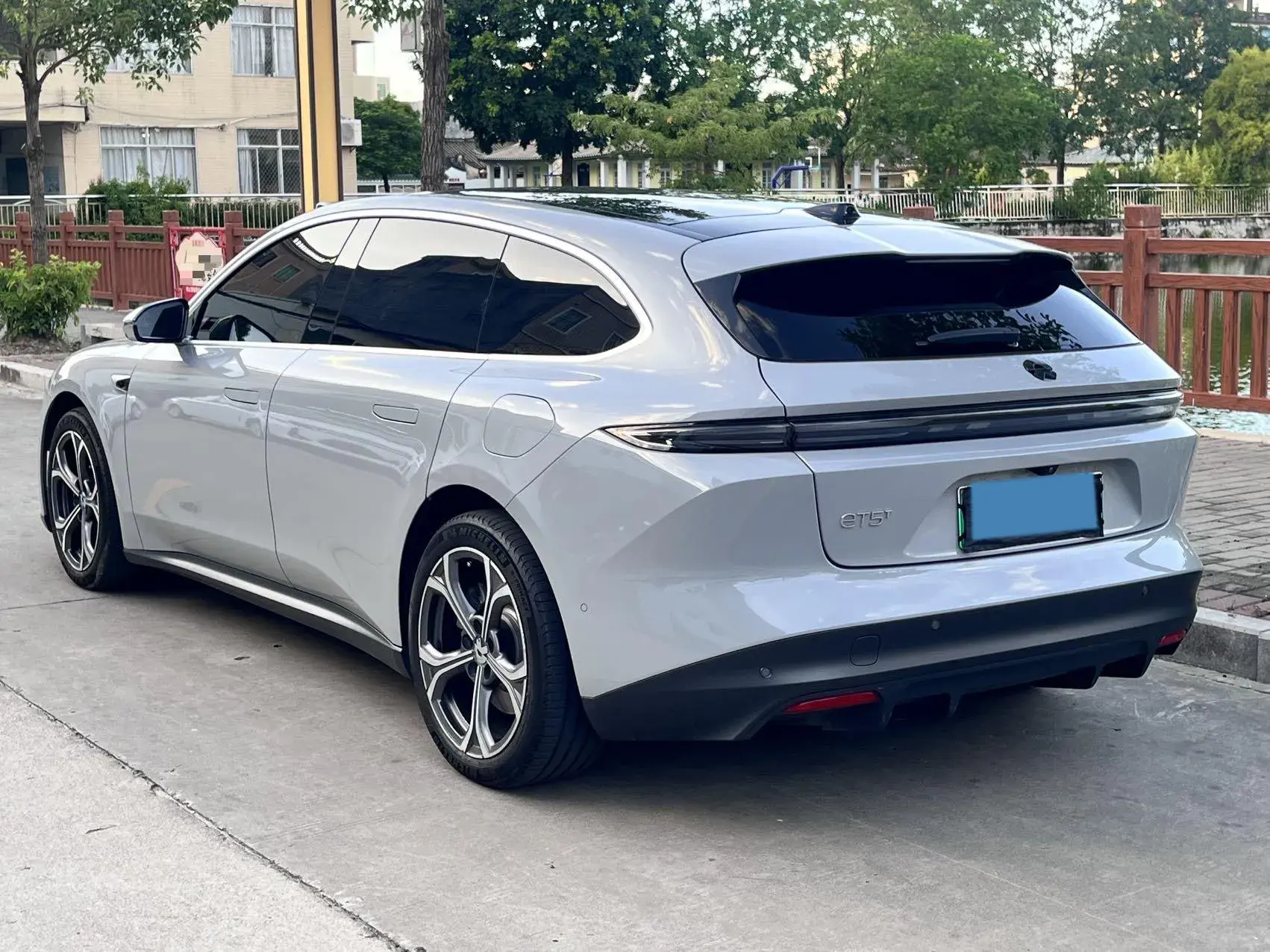 2024 NIO ET5T thumbnail 4