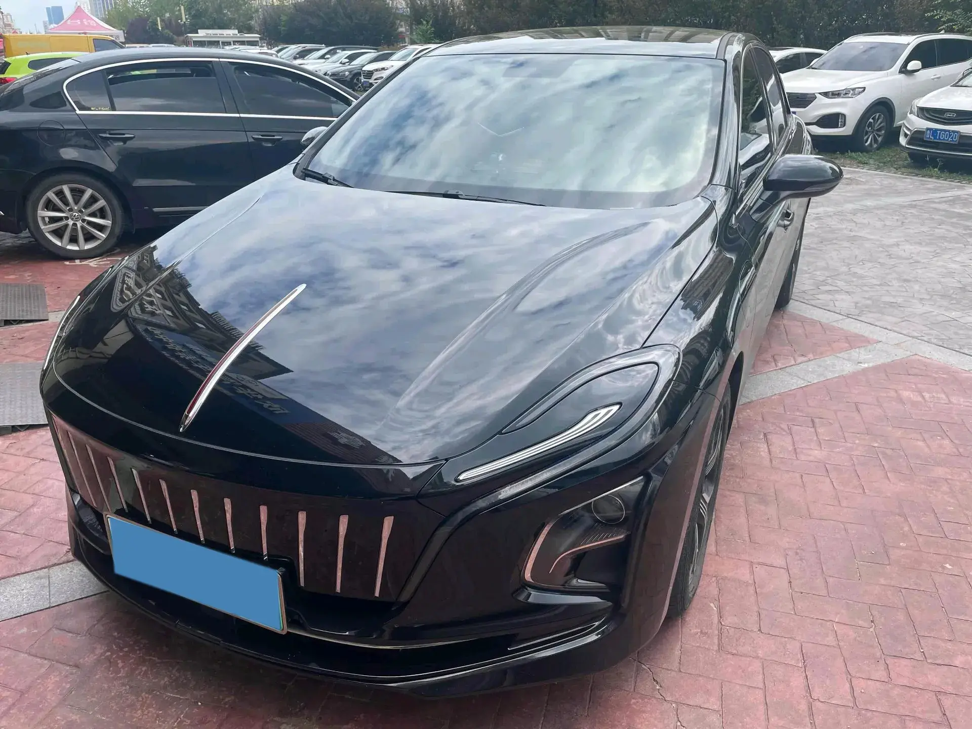 2023 HONGQI E-QM5 view 1