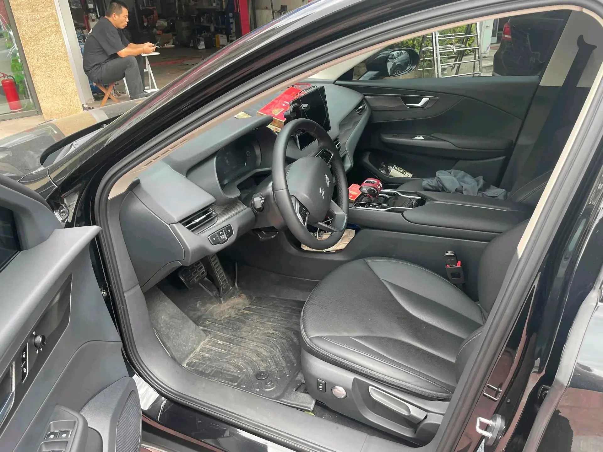 2023 HONGQI E-QM5 thumbnail 2