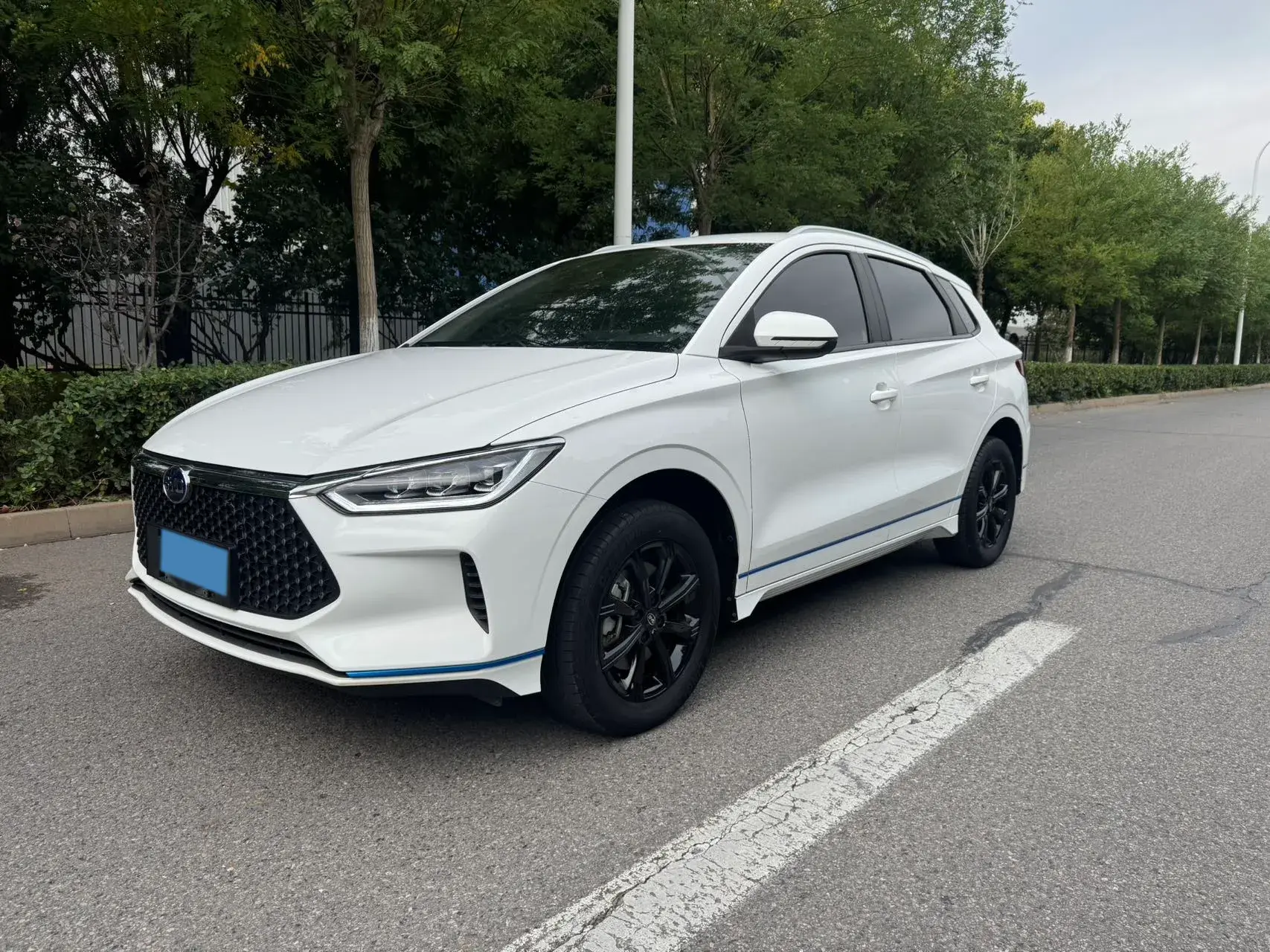 2021 BYD E3 view 1