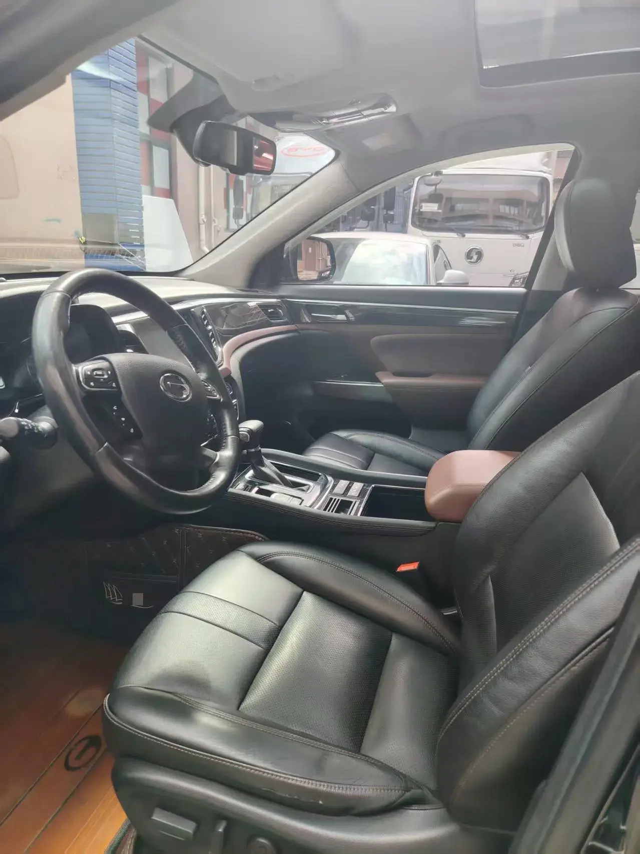 2019 GAC TRUMPCHI thumbnail 4