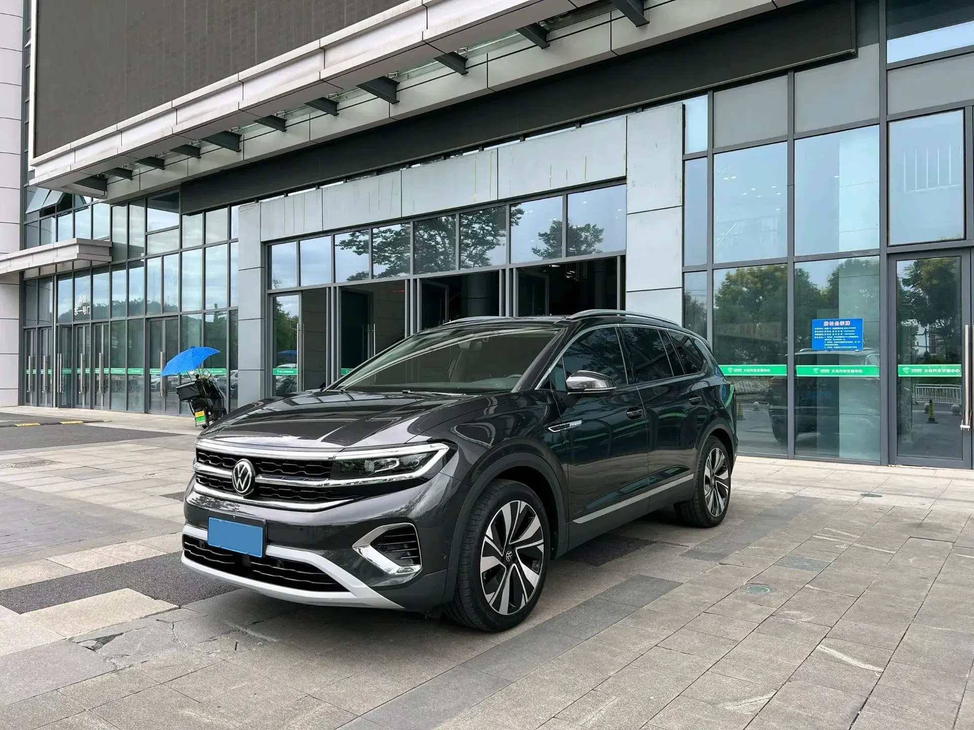 2022 VOLKSWAGEN TALAGON view 1