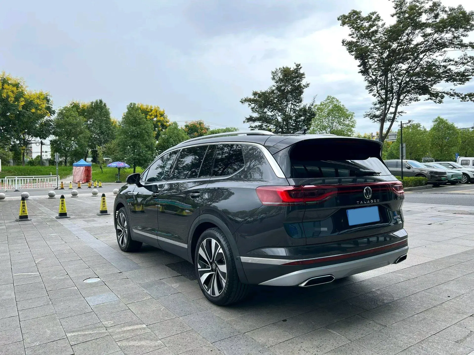 2022 VOLKSWAGEN TALAGON thumbnail 4