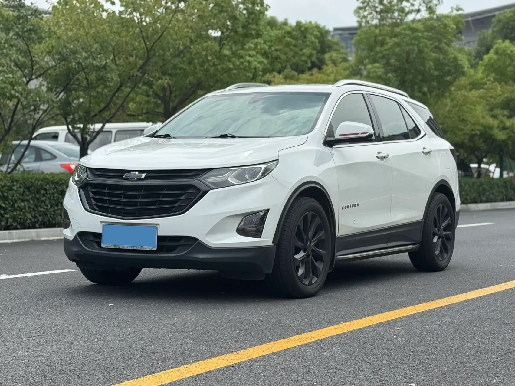 2018 CHEVROLET EQUINOX view 1