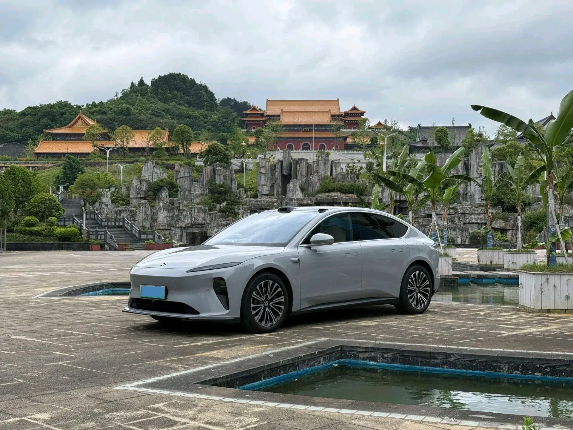 2024 NIO ET5 view 1