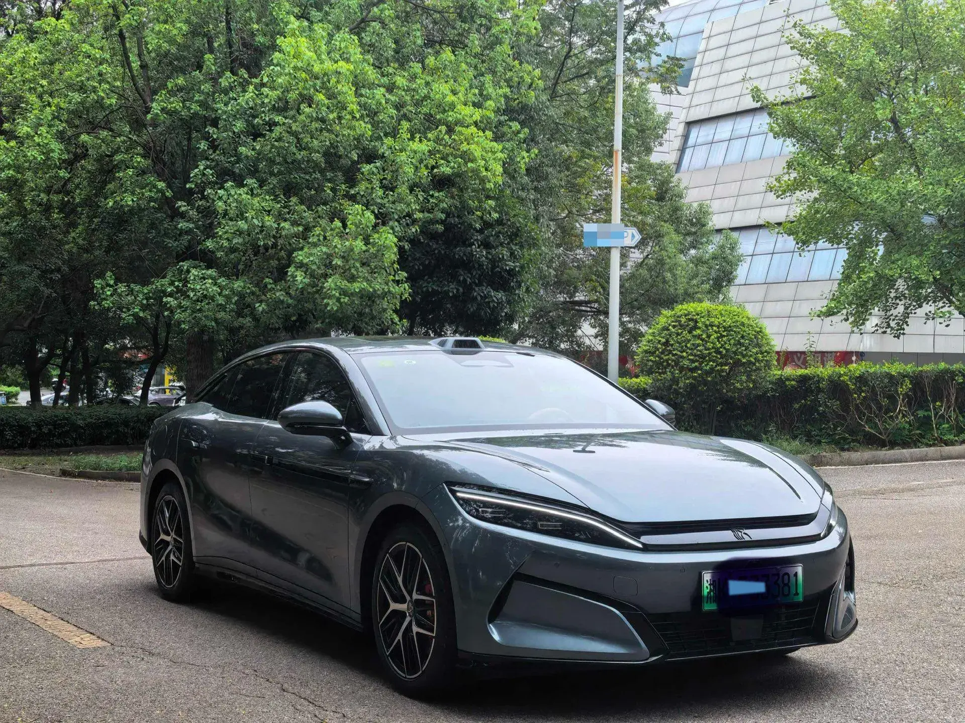 2025 BYD HANL thumbnail 2