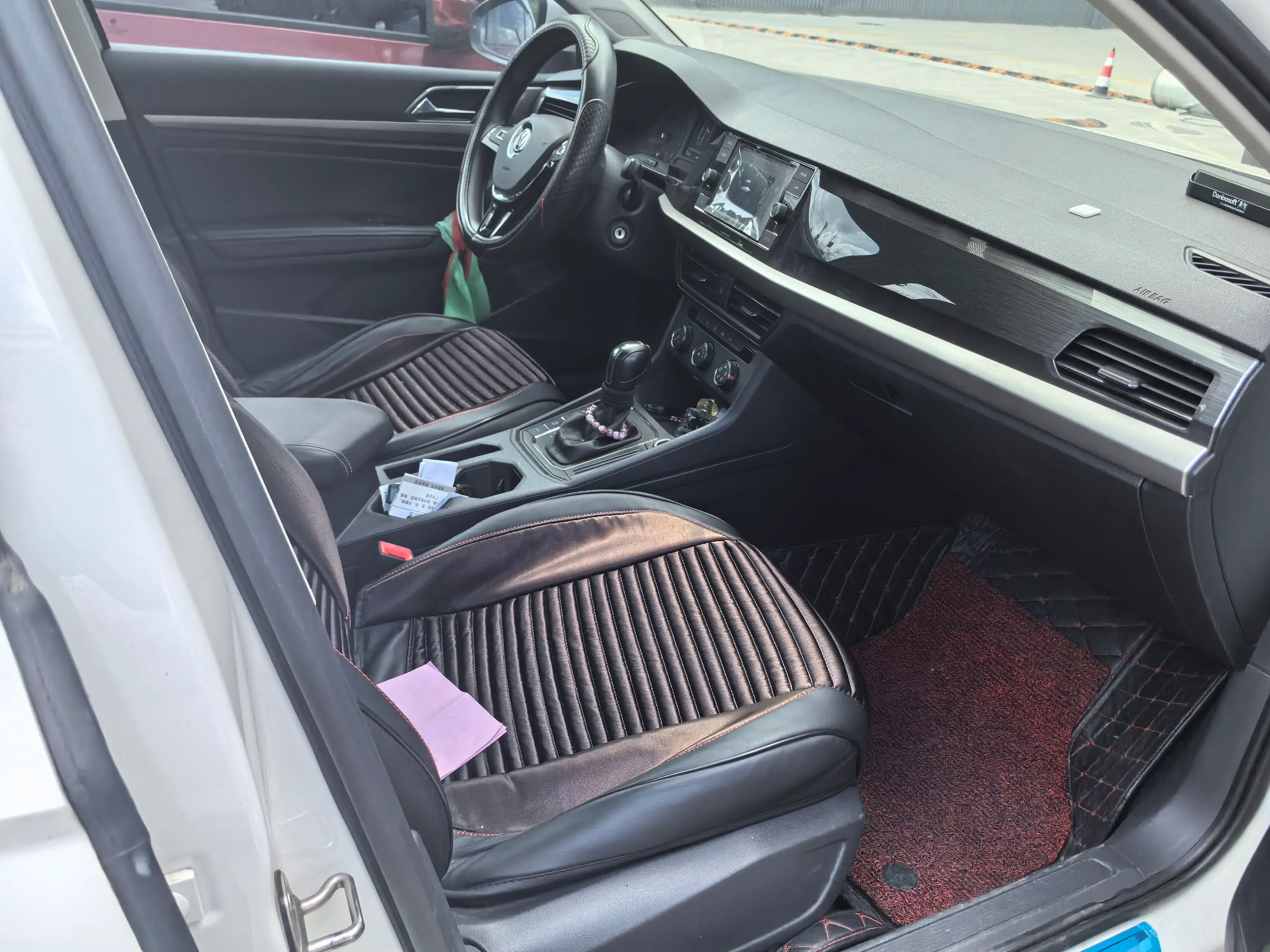 2018 VOLKSWAGEN LAVIDA thumbnail 3