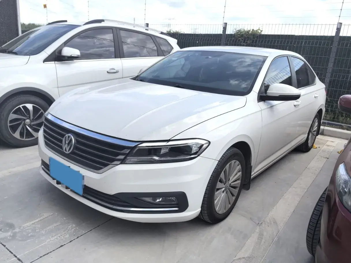 2018 VOLKSWAGEN LAVIDA view 1