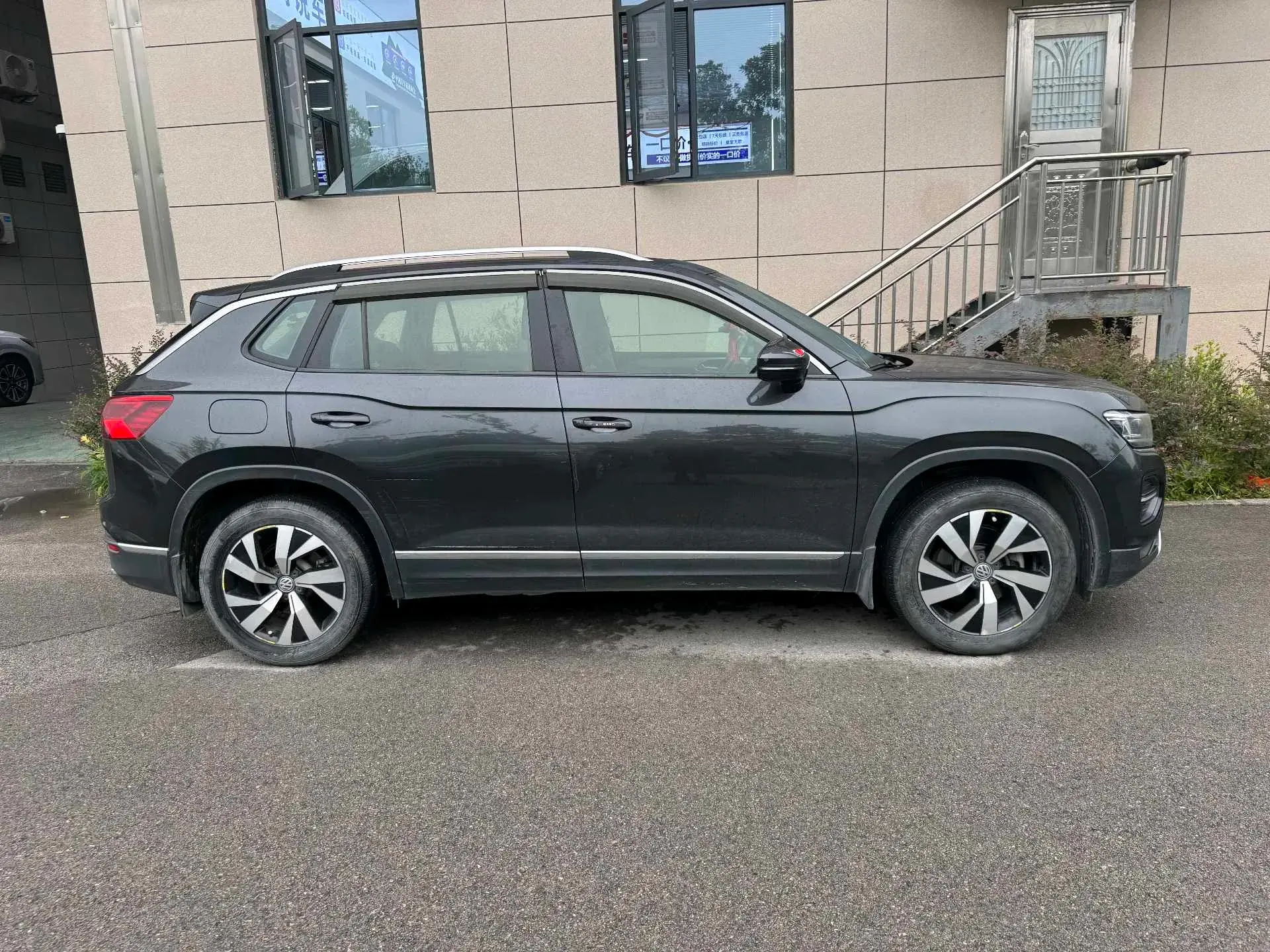 2019 VOLKSWAGEN TAYRON thumbnail 2