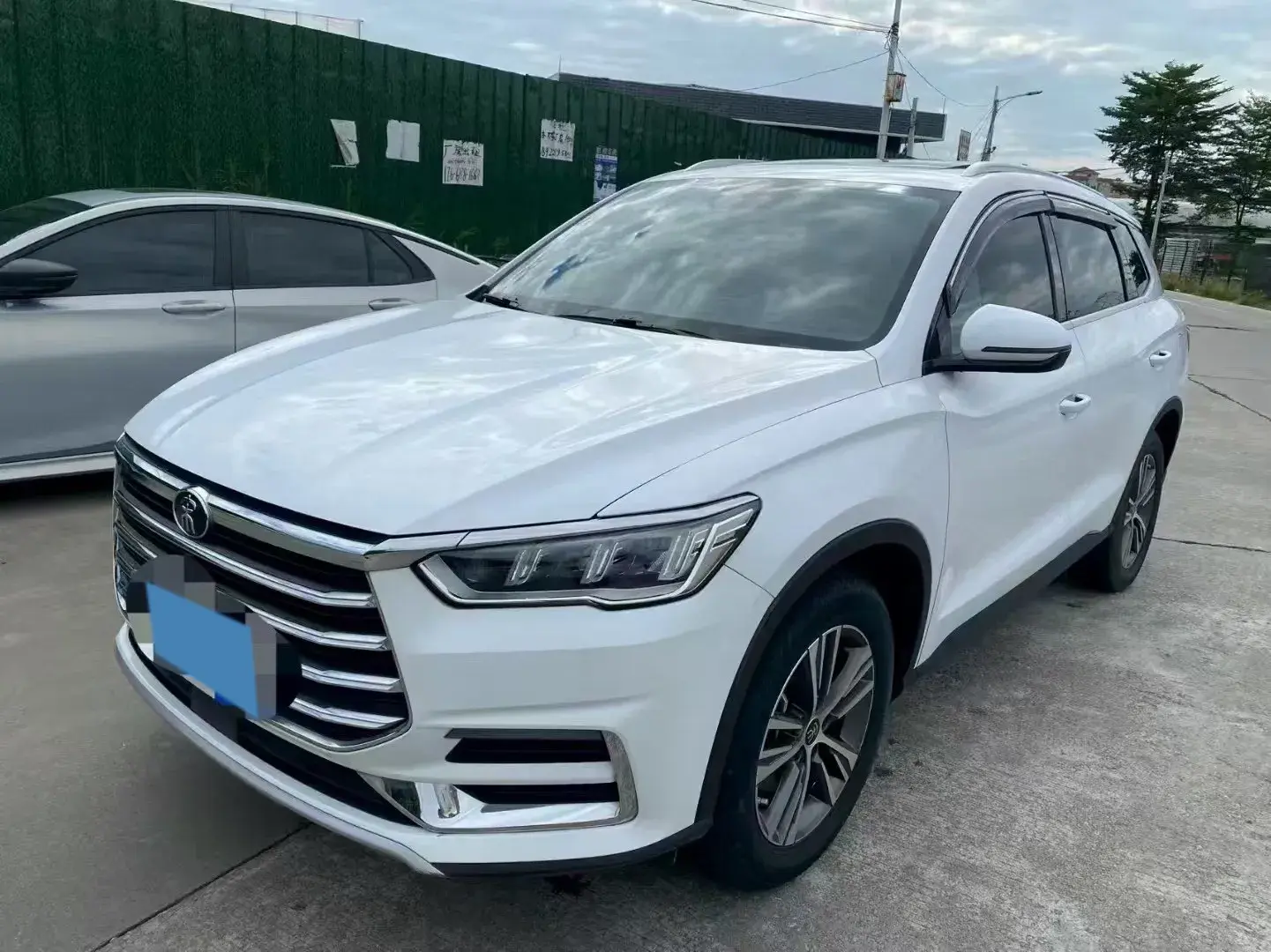2019 BYD SONG view 1