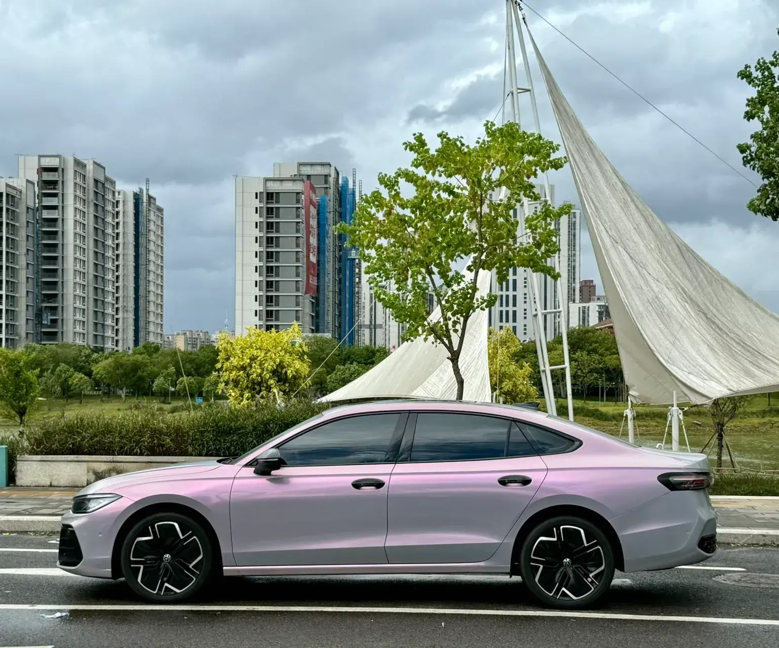 2025 VOLKSWAGEN PASSAT thumbnail 3