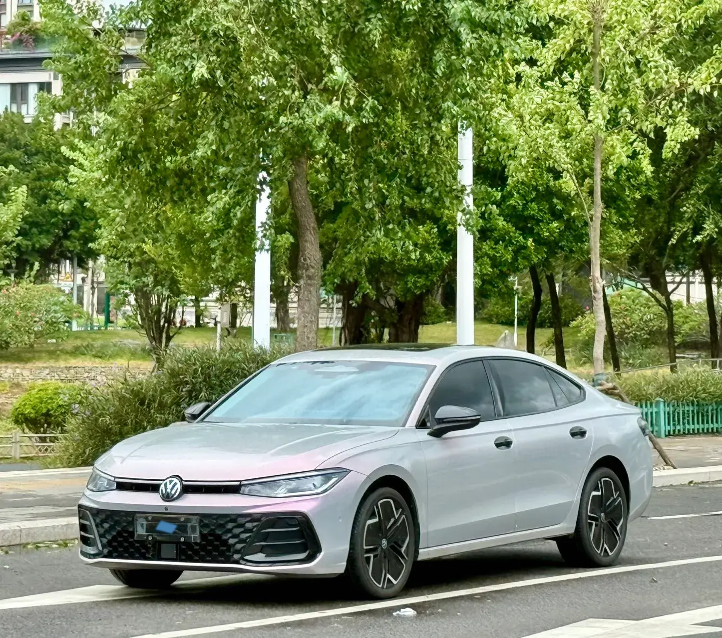 2025 VOLKSWAGEN PASSAT view 1