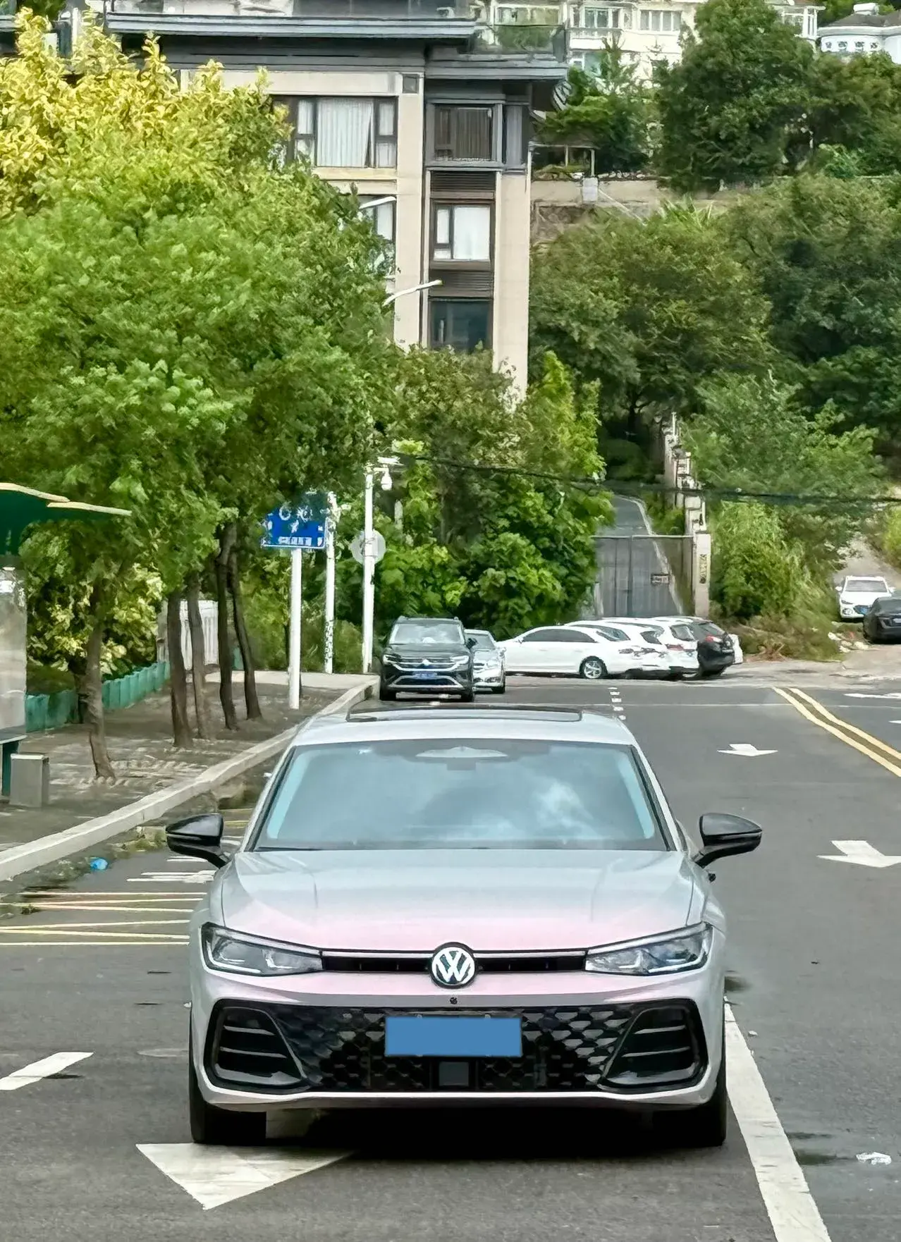 2025 VOLKSWAGEN PASSAT thumbnail 2