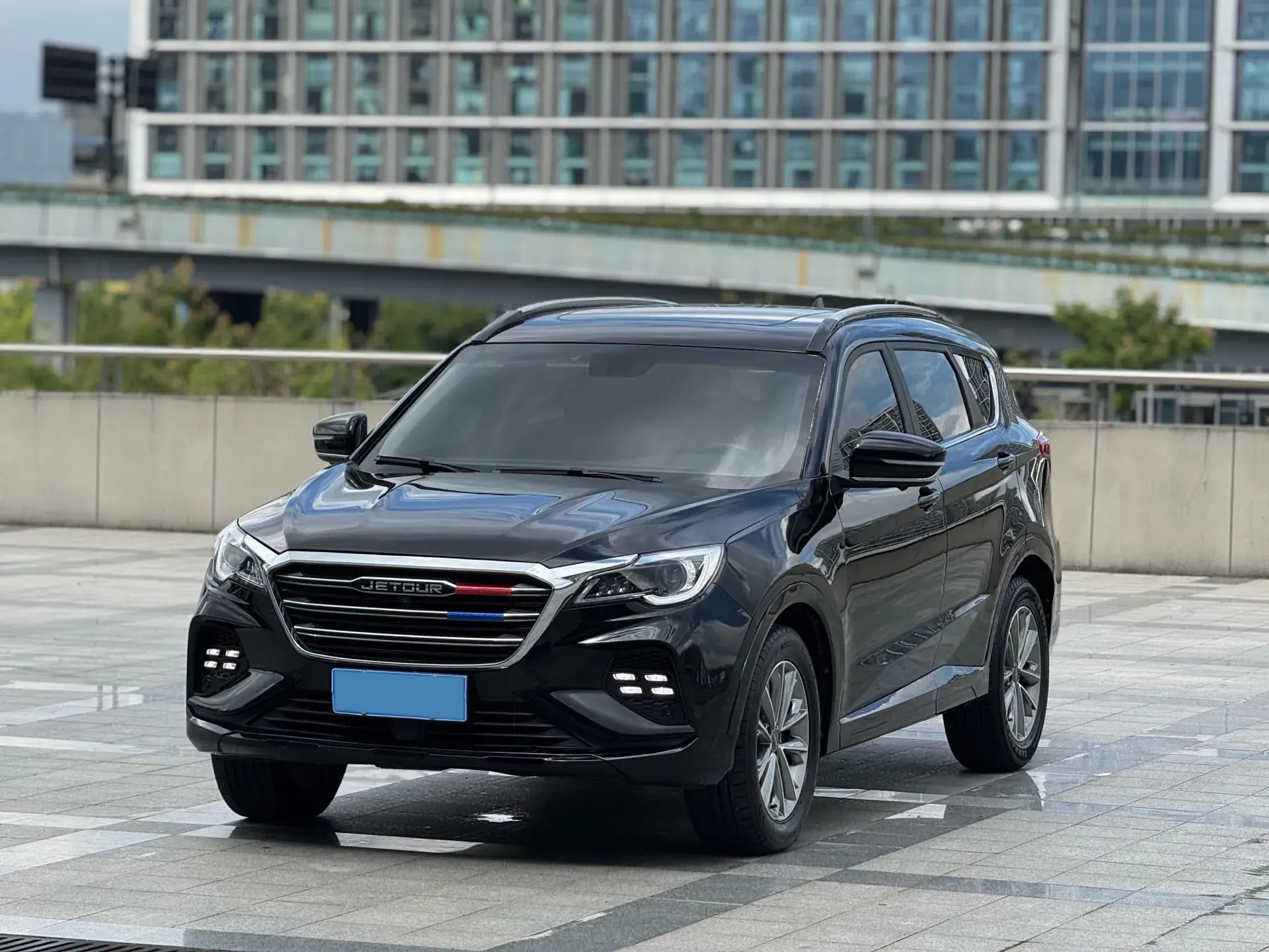 2020 JETOUR X70 view 1