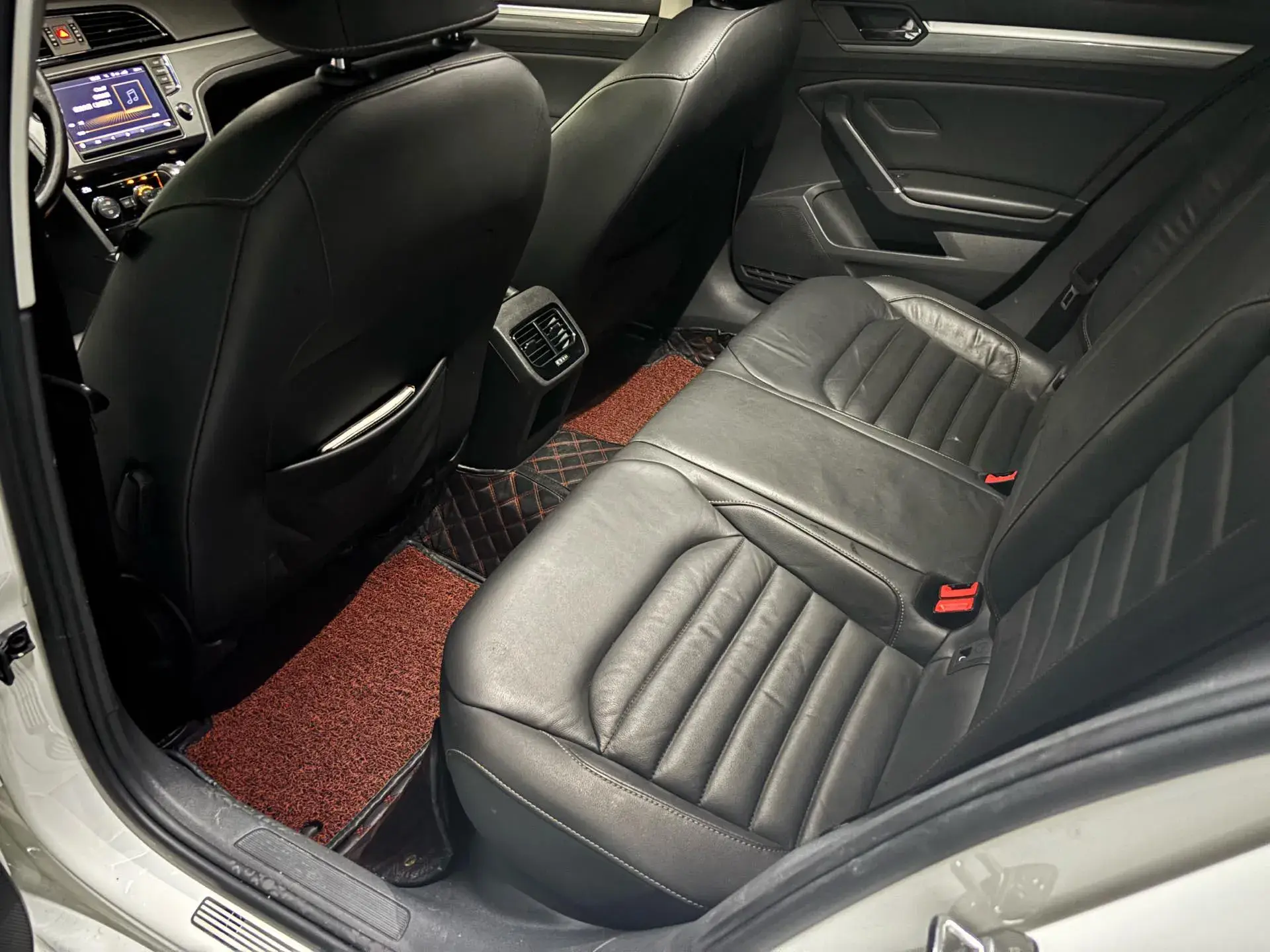 2018 VOLKSWAGEN LAMANDO thumbnail 4