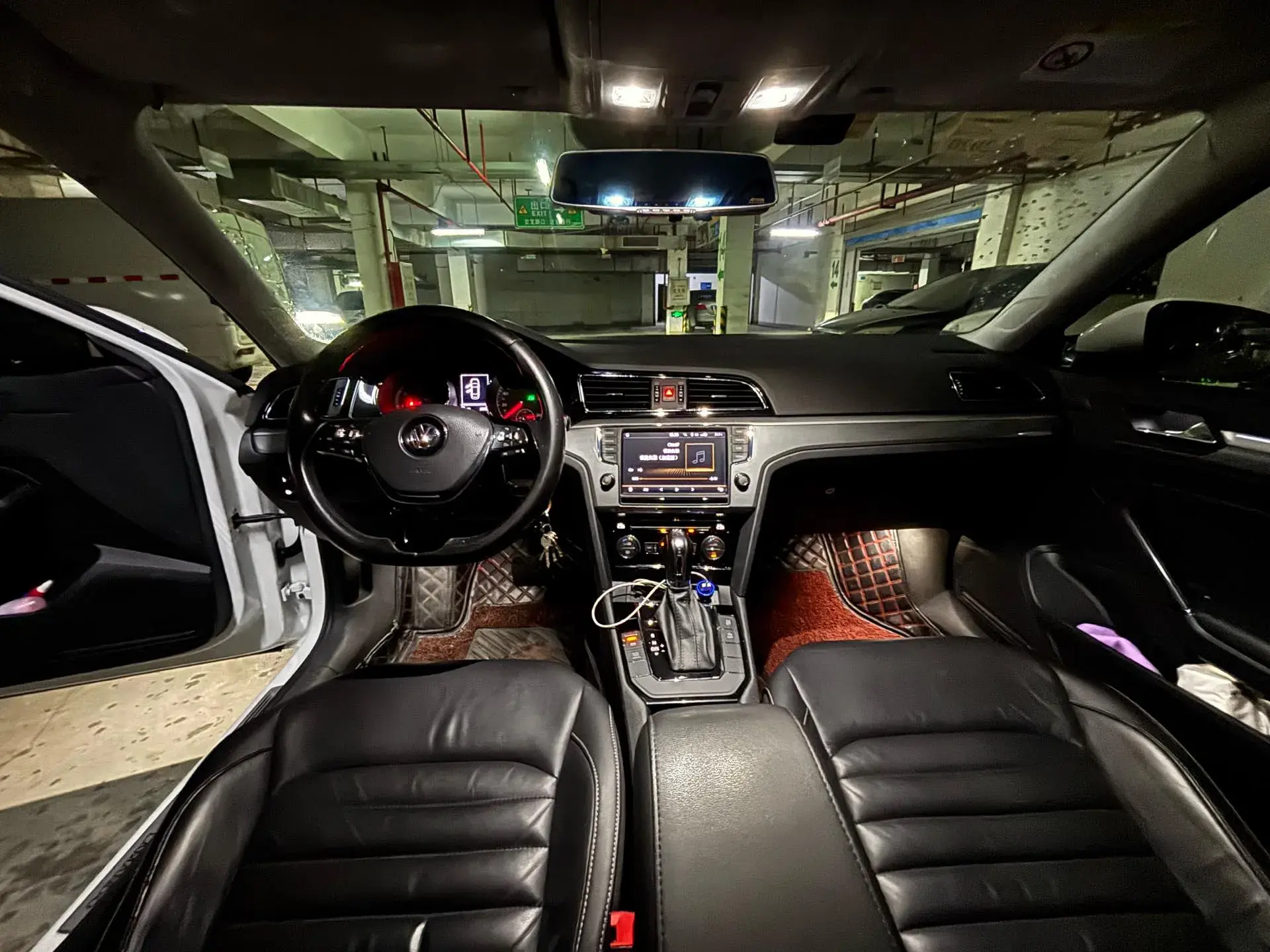 2018 VOLKSWAGEN LAMANDO thumbnail 2