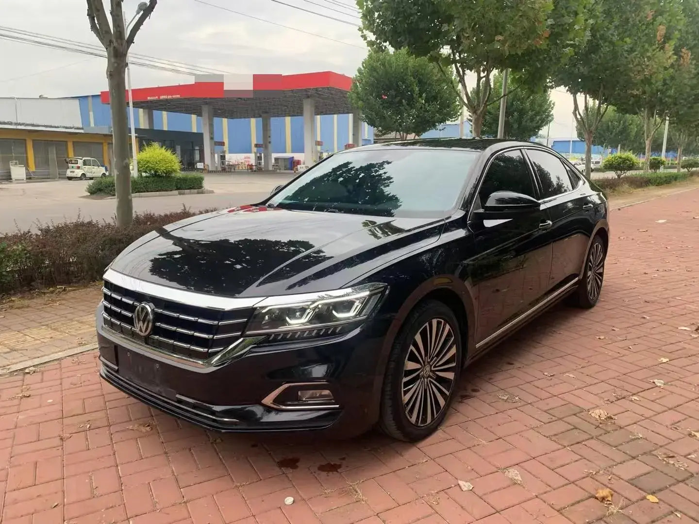 2020 VOLKSWAGEN PASSAT view 1