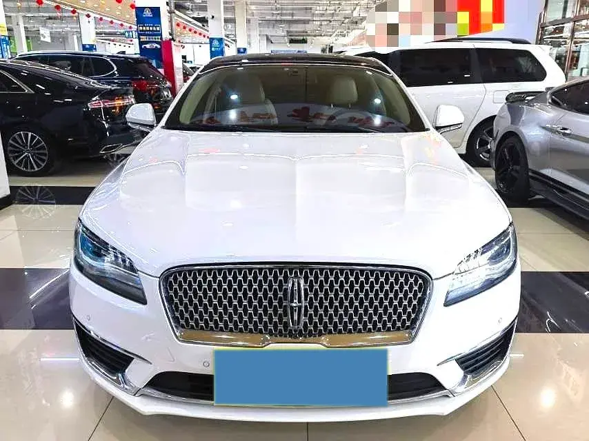 2017 LINCOLN MKZ thumbnail 3