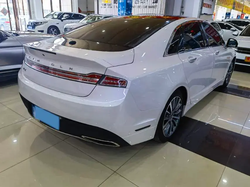 2017 LINCOLN MKZ thumbnail 4