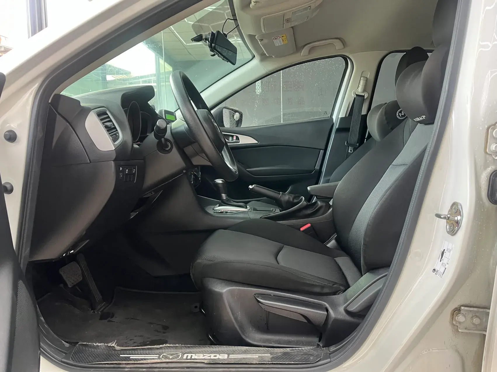 2017 MAZDA 3 thumbnail 4