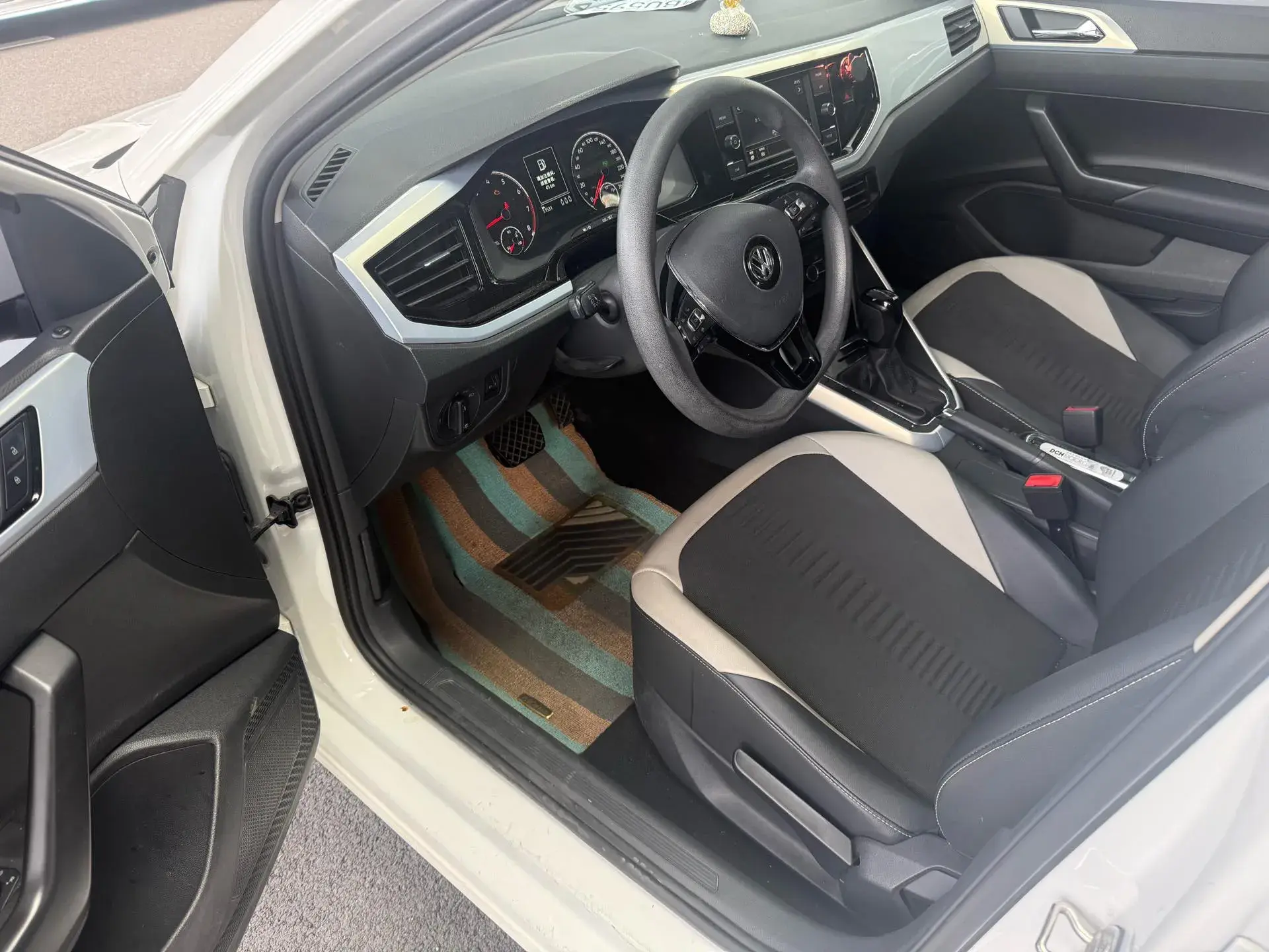 2019 VOLKSWAGEN POLO thumbnail 4