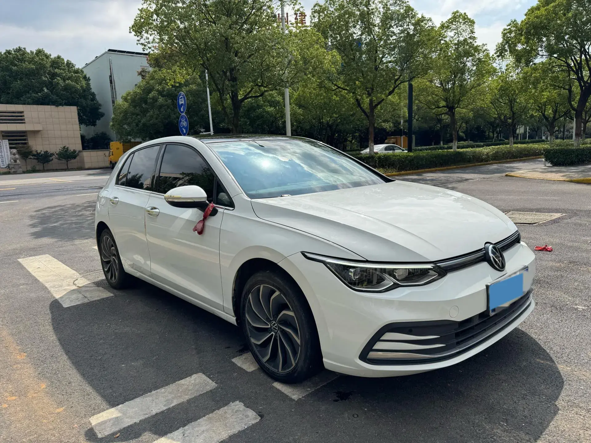 2021 VOLKSWAGEN GOLF thumbnail 2