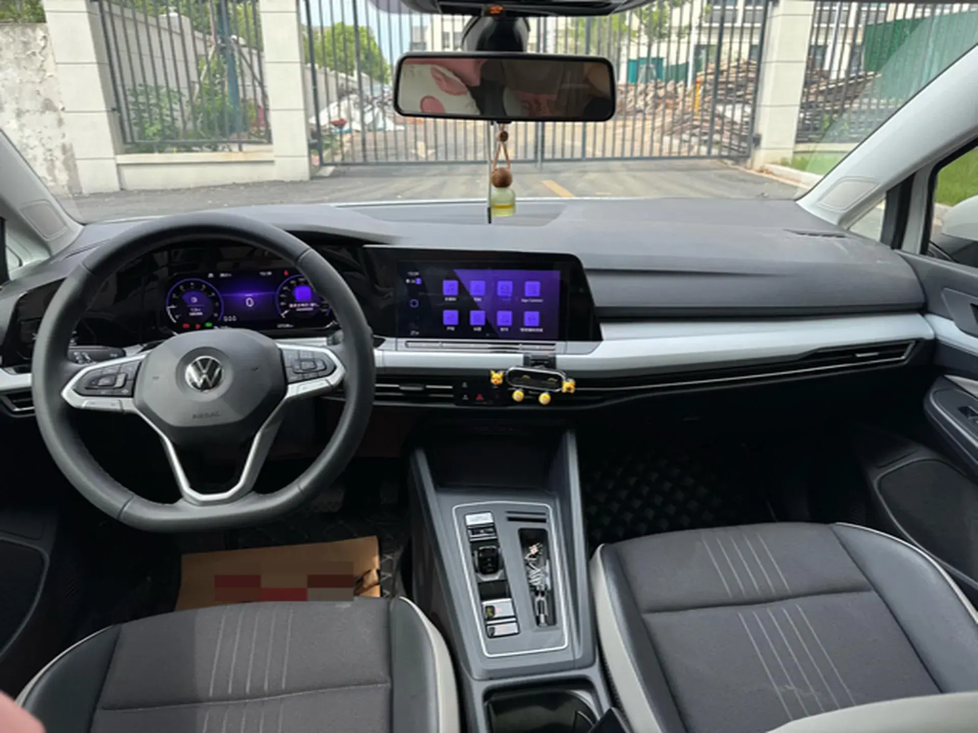 2021 VOLKSWAGEN GOLF thumbnail 4