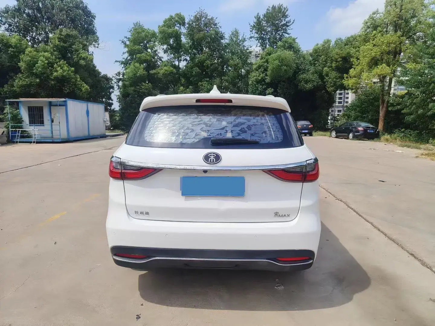 2017 BYD SONG thumbnail 3