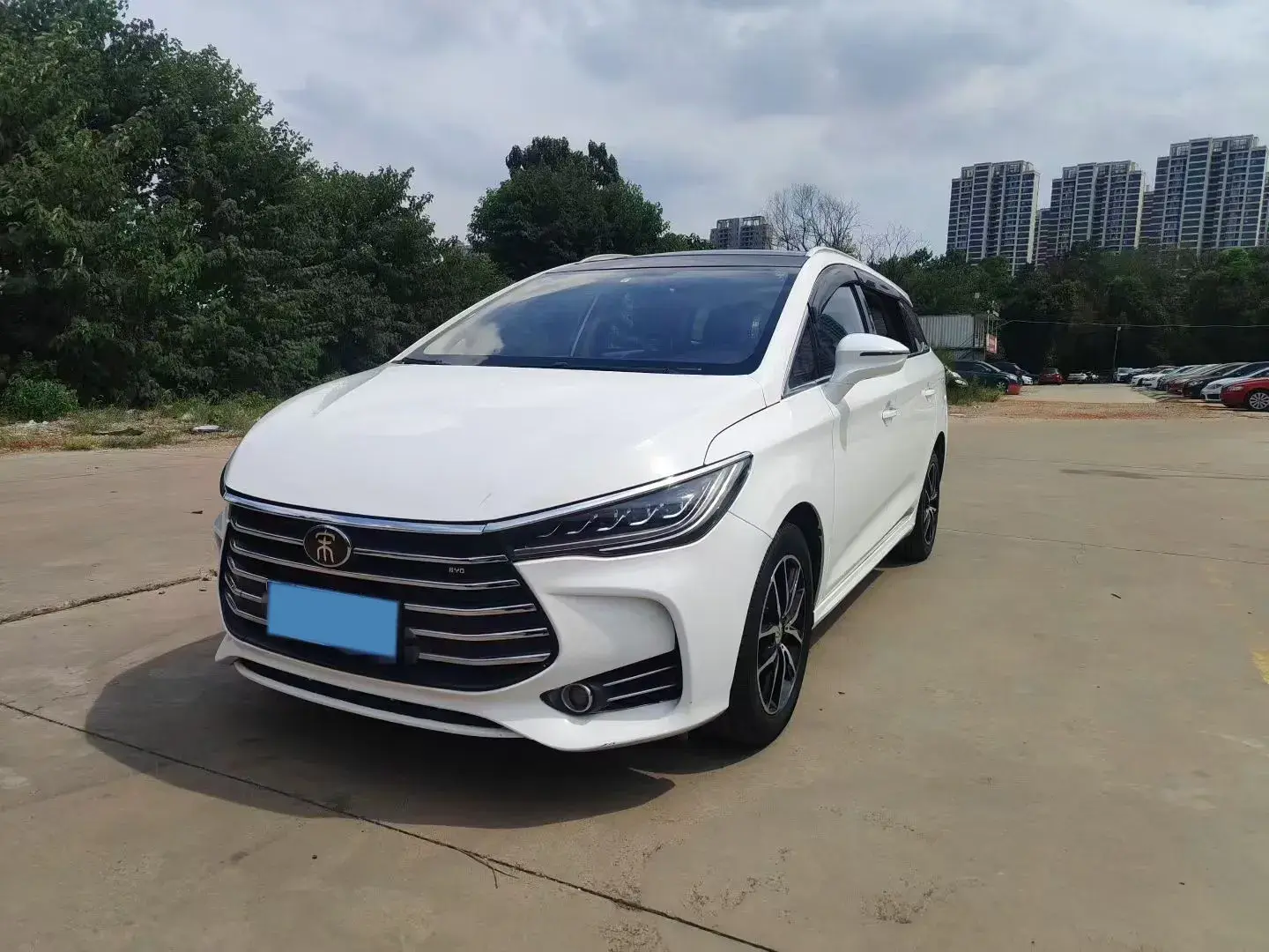 2017 BYD SONG view 1
