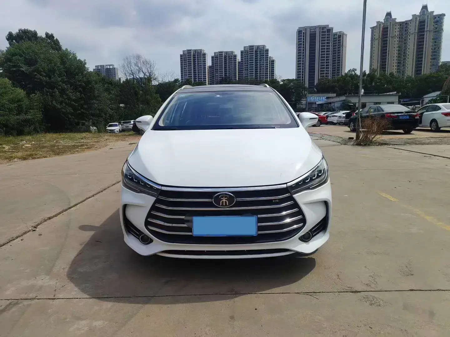 2017 BYD SONG thumbnail 2