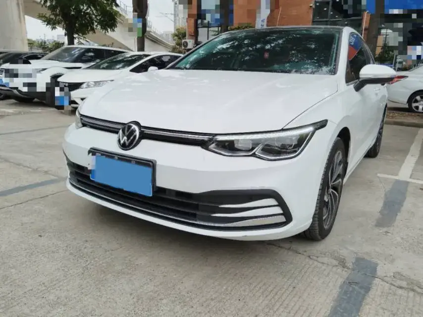 2023 VOLKSWAGEN GOLF view 1