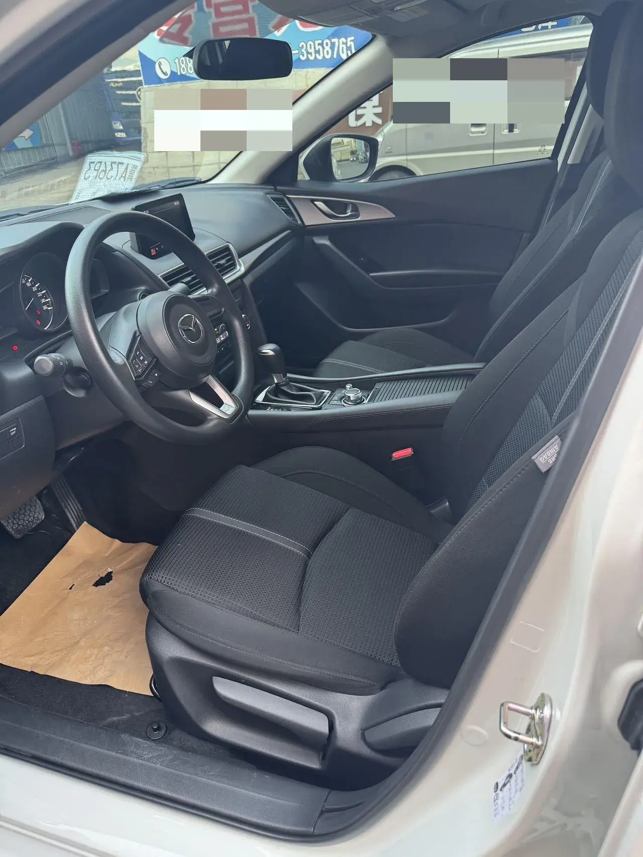 2017 MAZDA 3 thumbnail 4