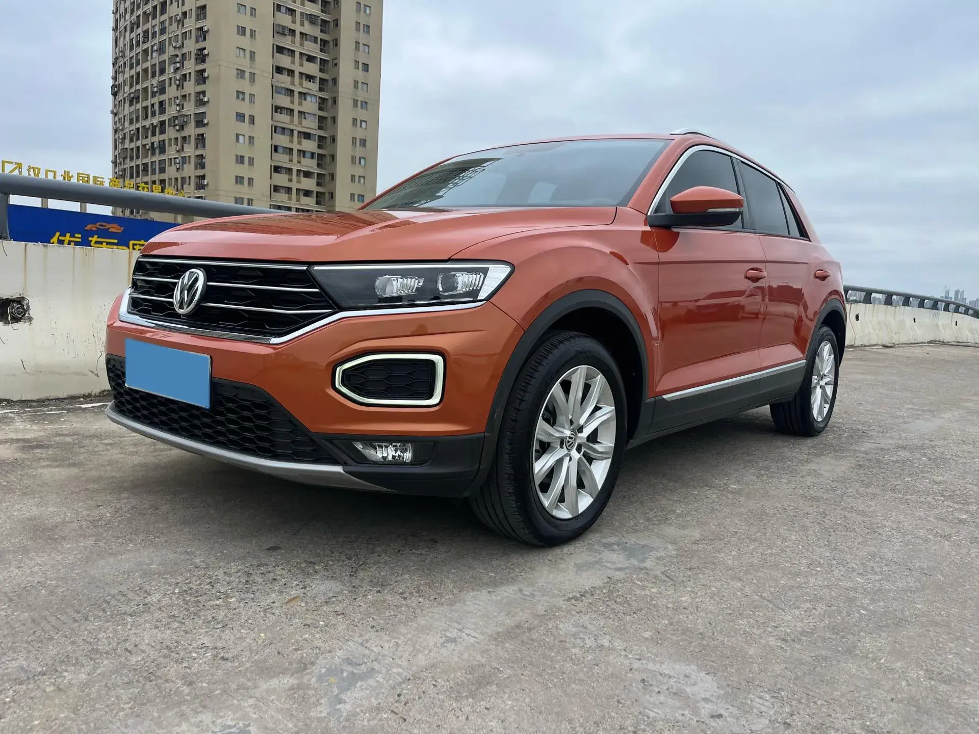 2020 VOLKSWAGEN T-ROC view 1
