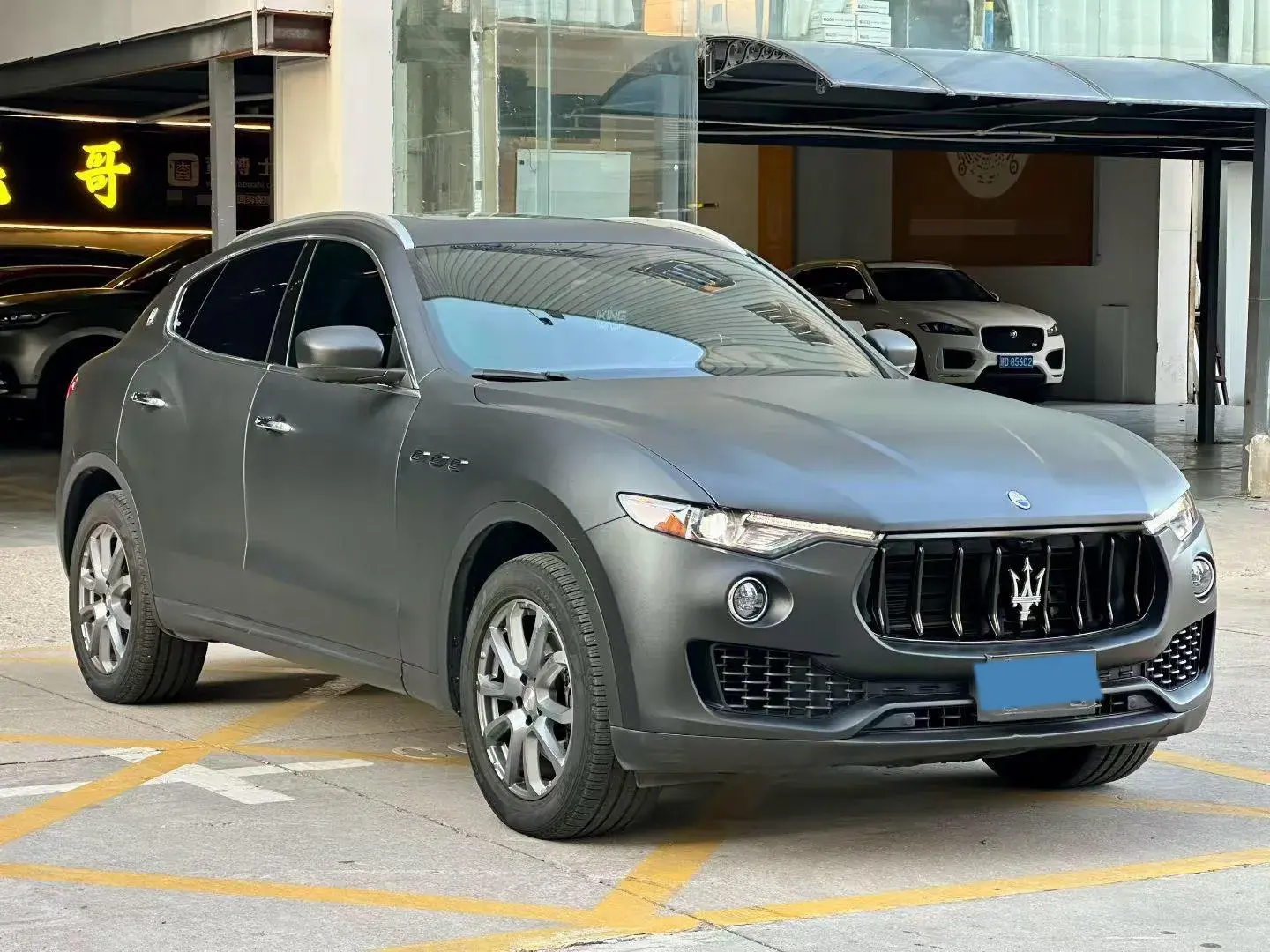 2018 MASERATI LEVANTE thumbnail 3