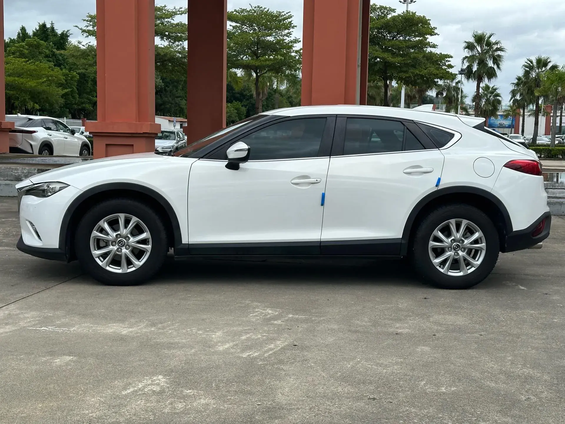 2018 MAZDA CX-4 thumbnail 4