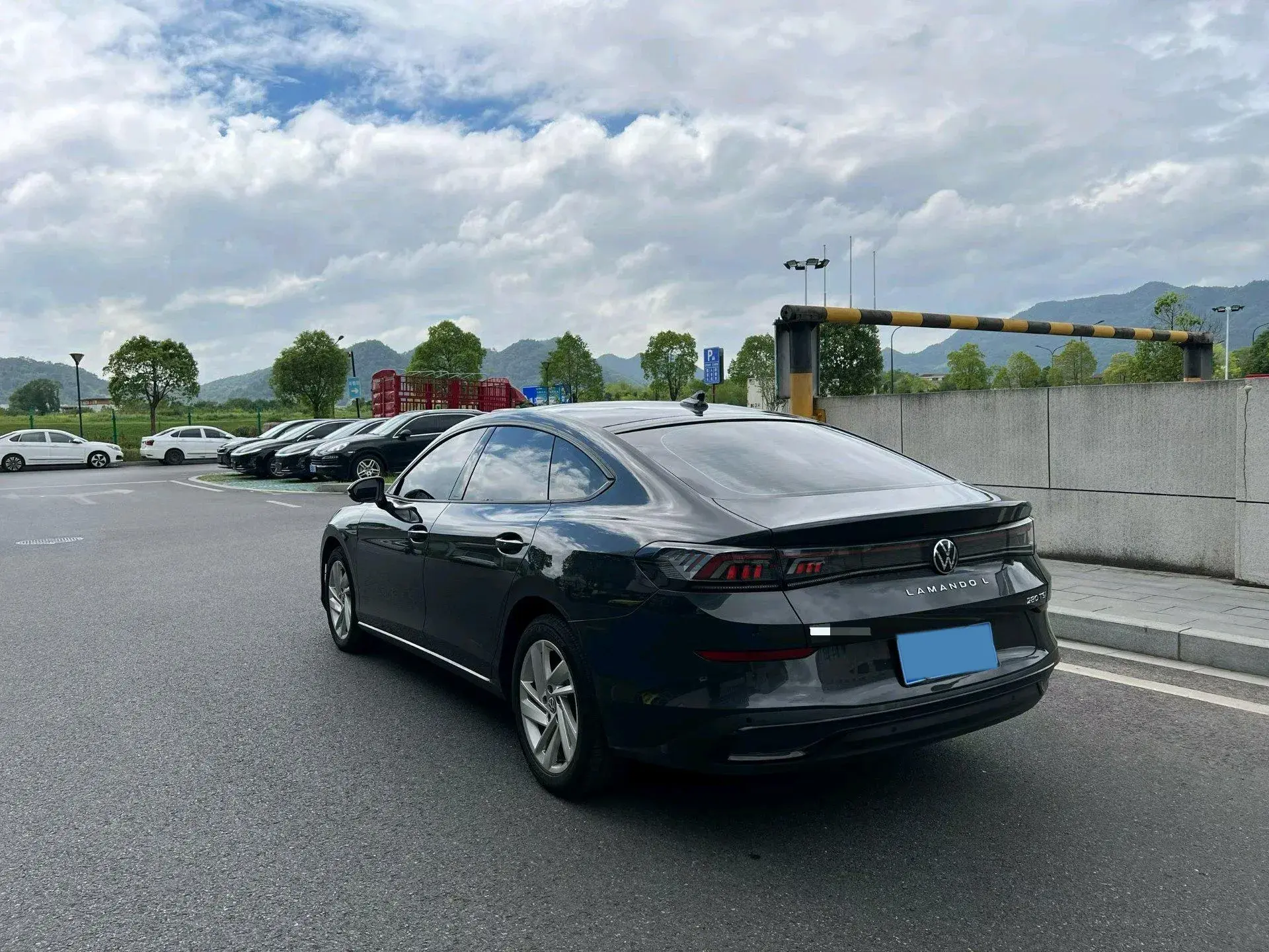 2022 VOLKSWAGEN LAMANDO thumbnail 3