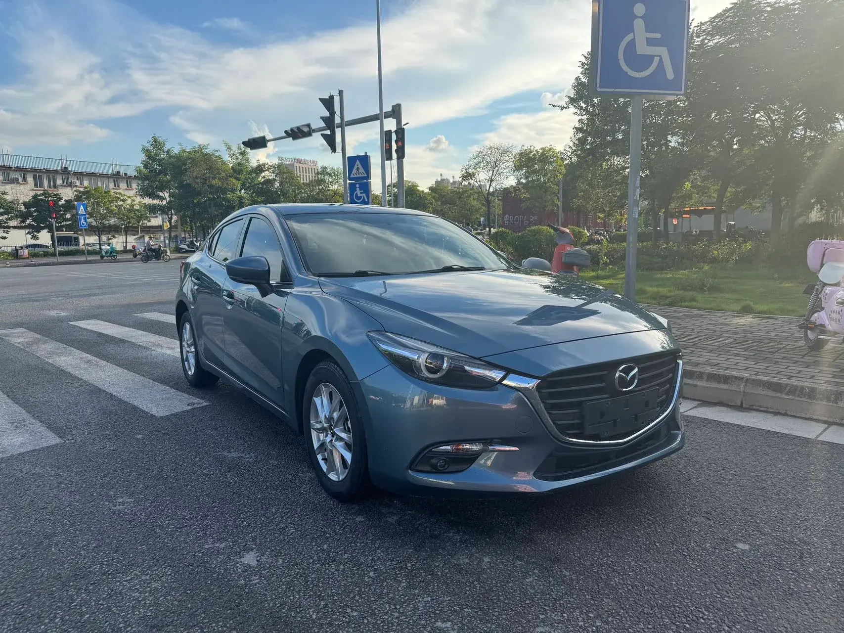 2017 MAZDA 3 thumbnail 3