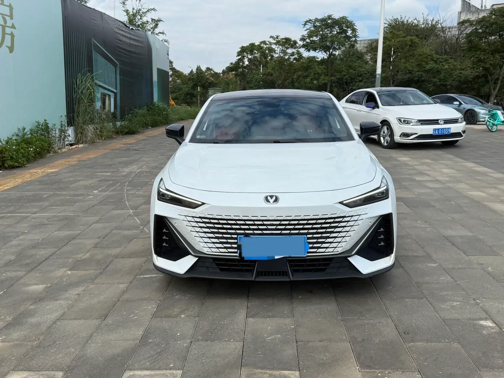 2022 CHANGAN UNI-V thumbnail 2