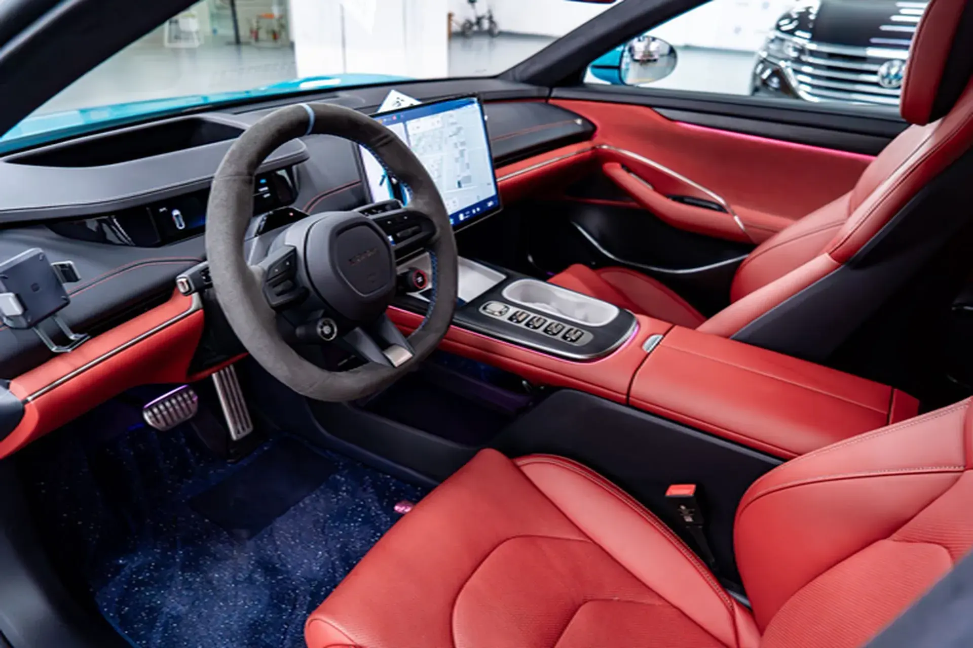 2024 MI SU7 thumbnail 4