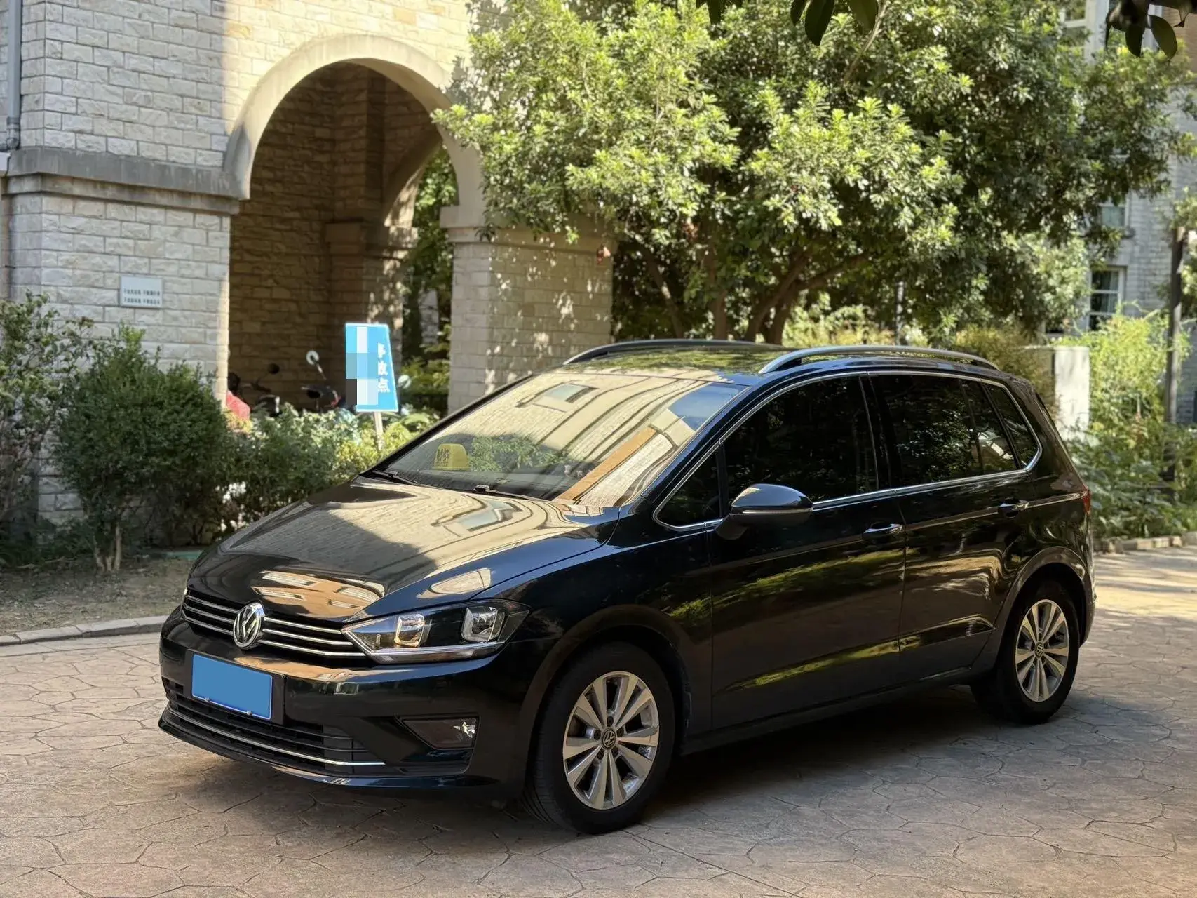2018 VOLKSWAGEN GOLF view 1
