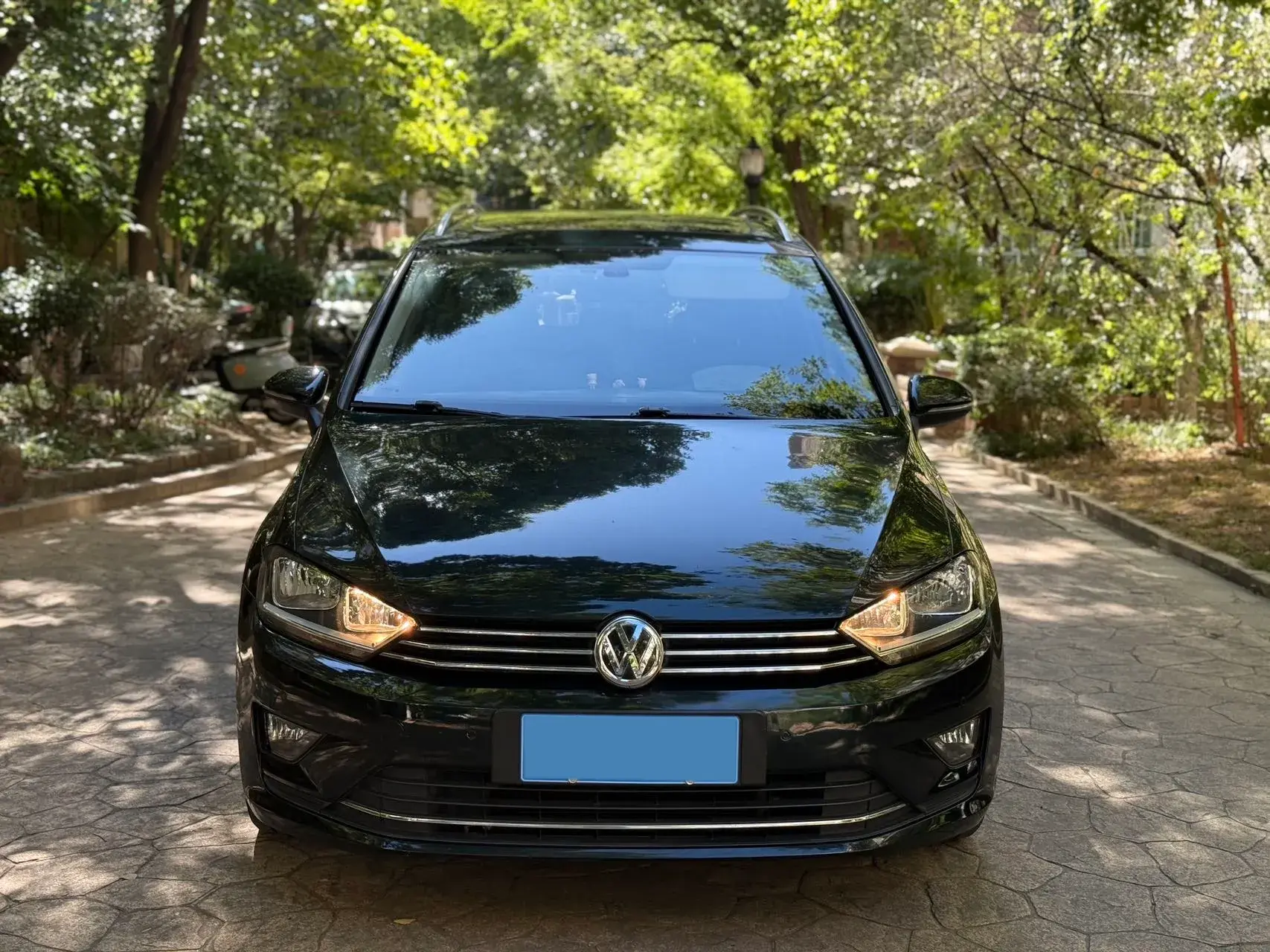 2018 VOLKSWAGEN GOLF thumbnail 3