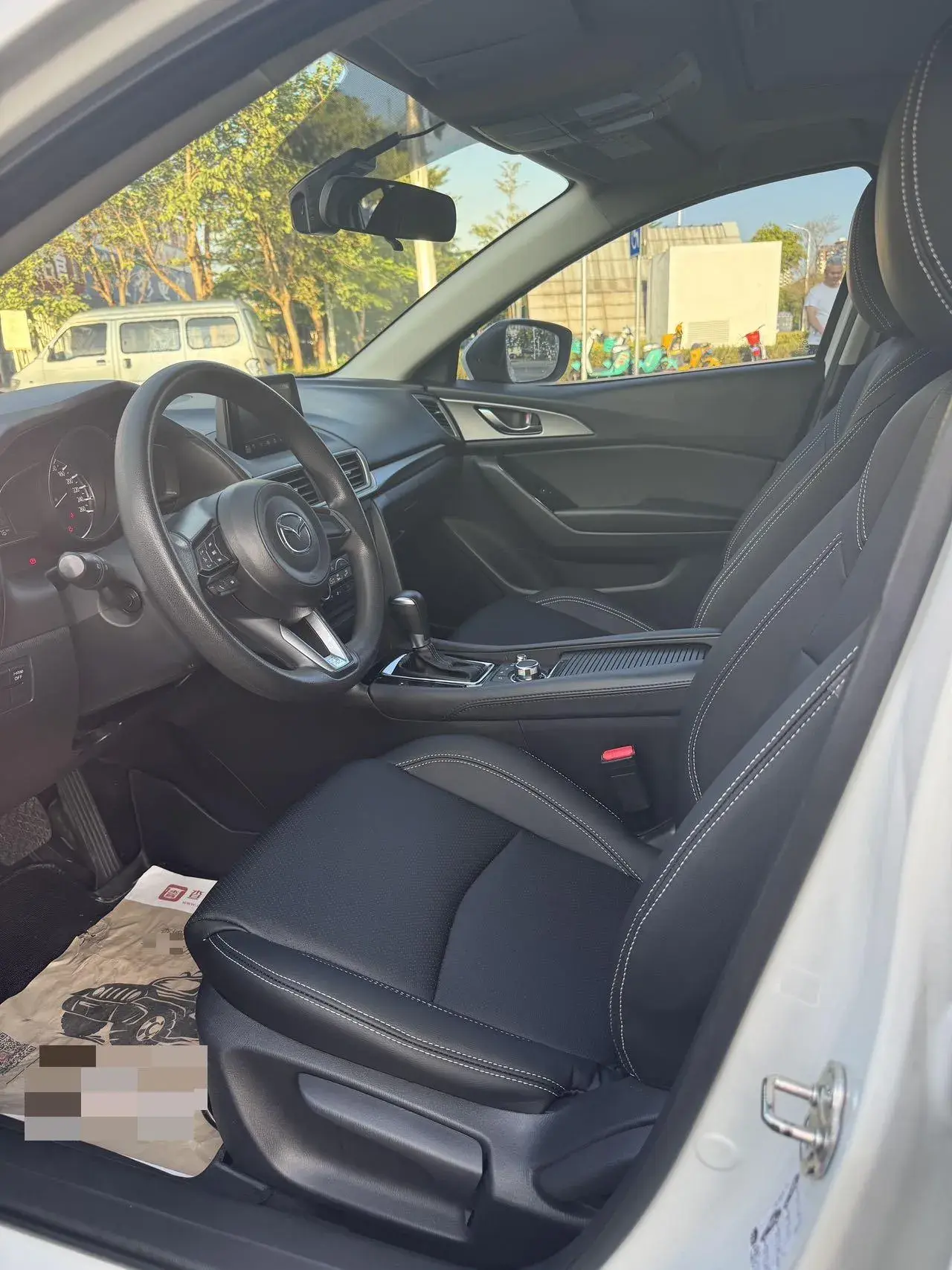 2017 MAZDA 3 thumbnail 4