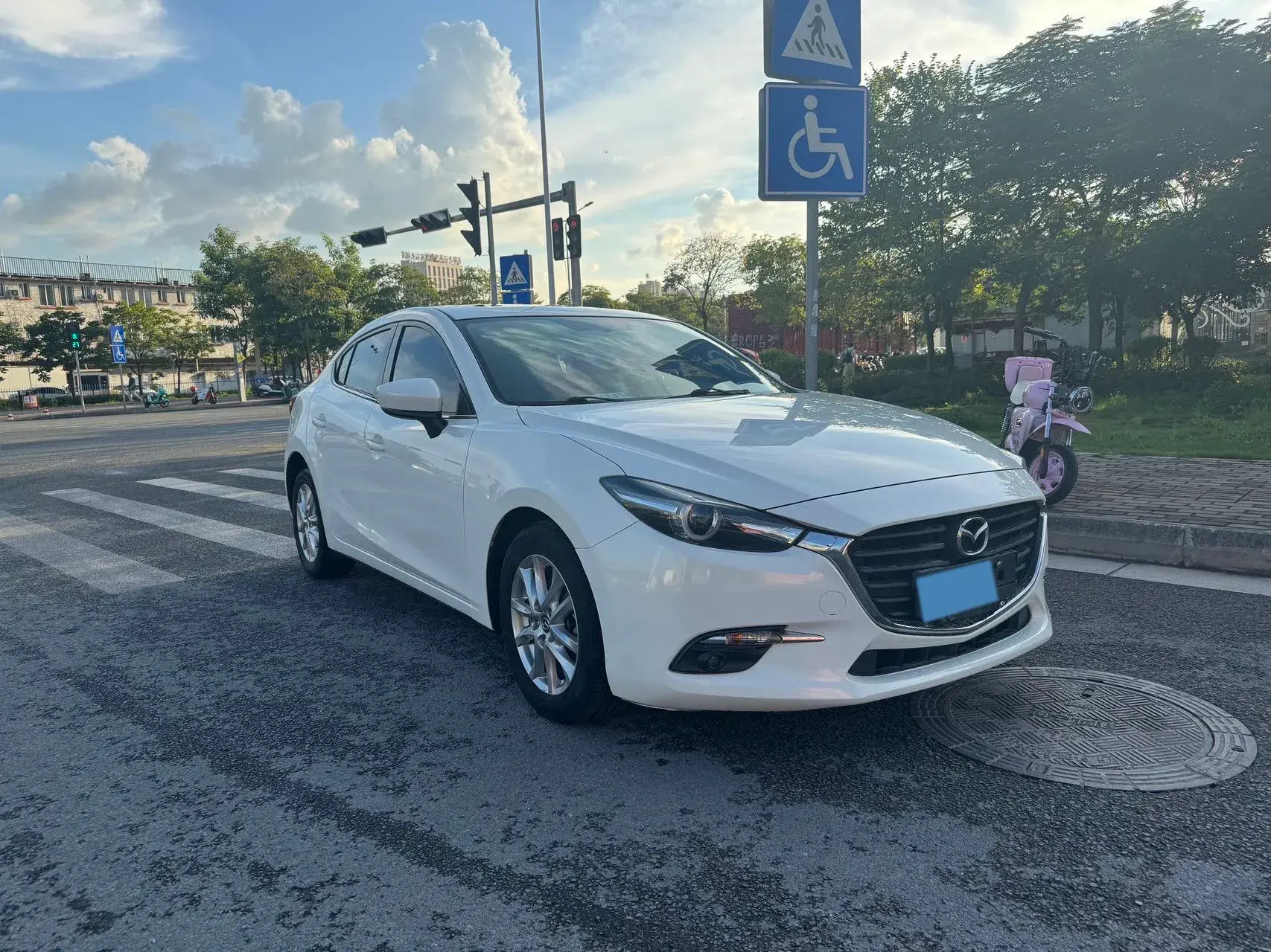 2017 MAZDA 3 thumbnail 3