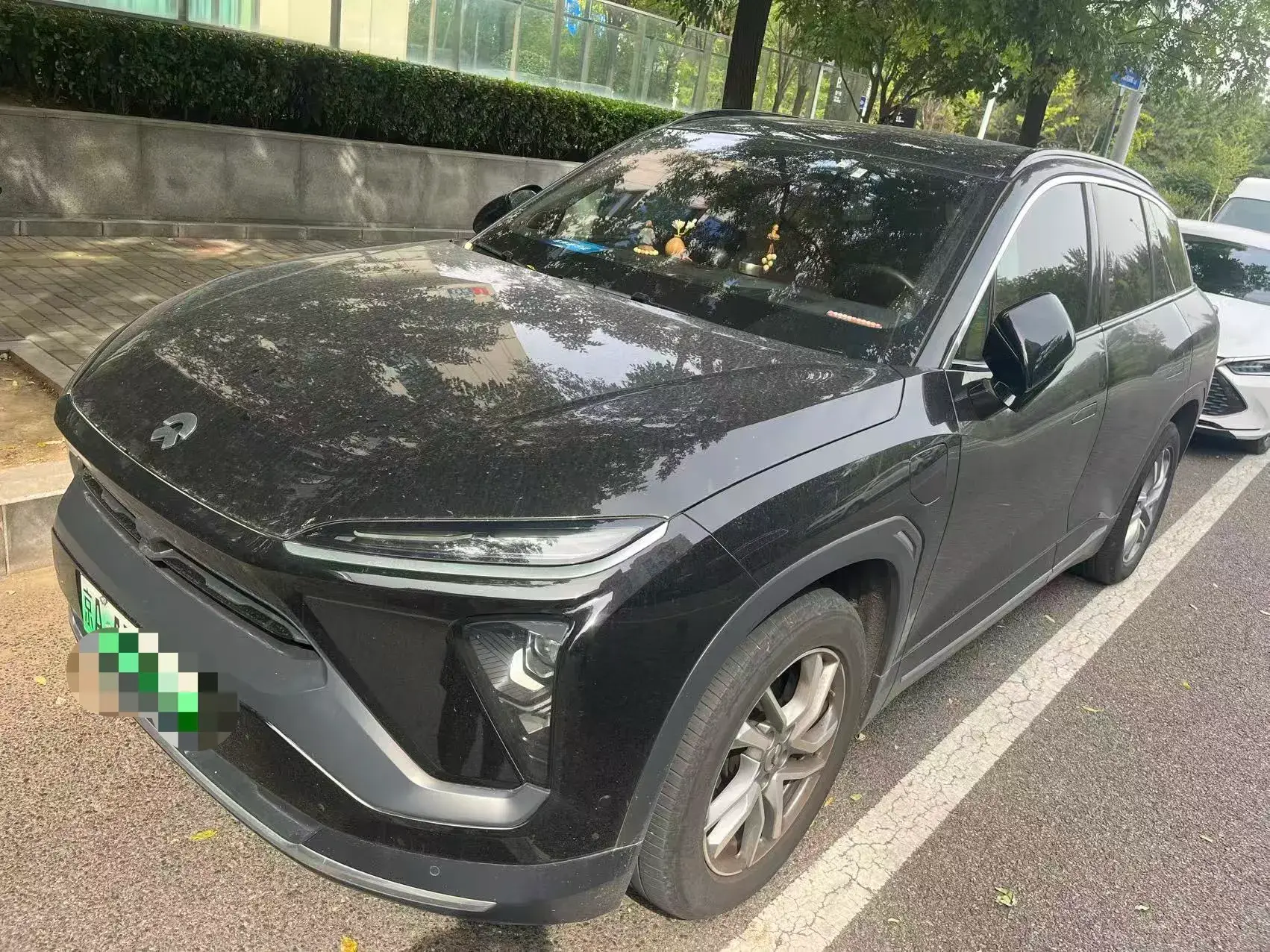 2020 NIO ES6 view 1