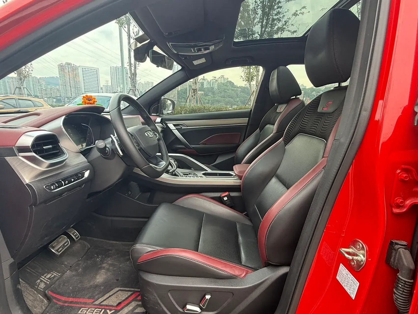 2019 GEELY COOLRAY thumbnail 4