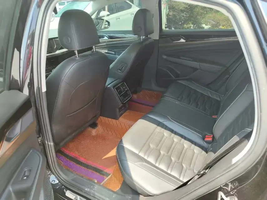 2021 VOLKSWAGEN PASSAT thumbnail 4