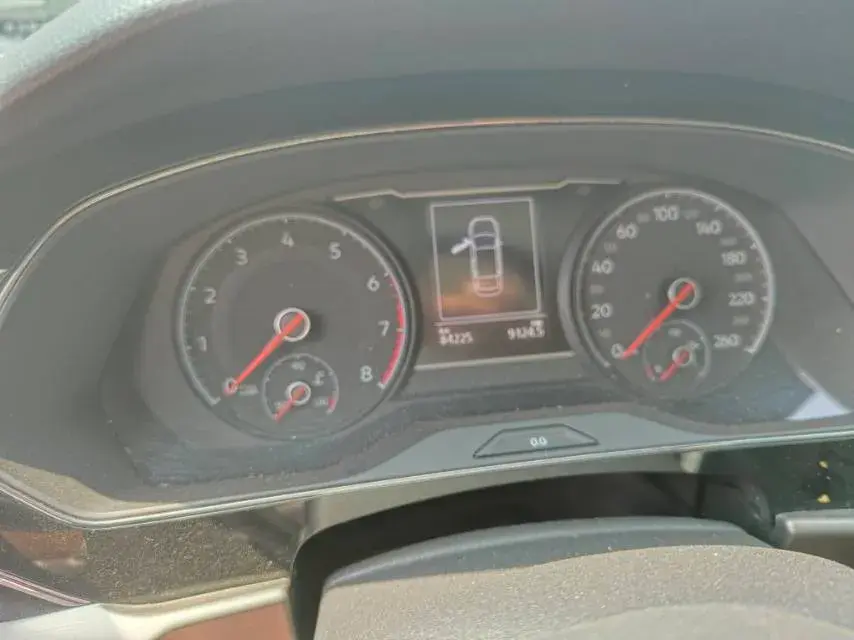 2021 VOLKSWAGEN PASSAT thumbnail 3