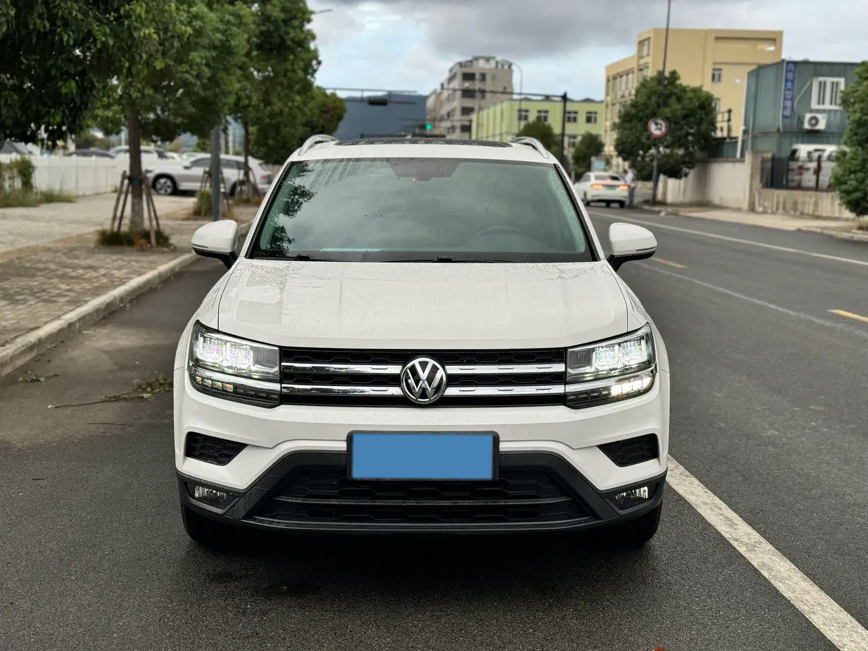 2020 VOLKSWAGEN THARU thumbnail 2
