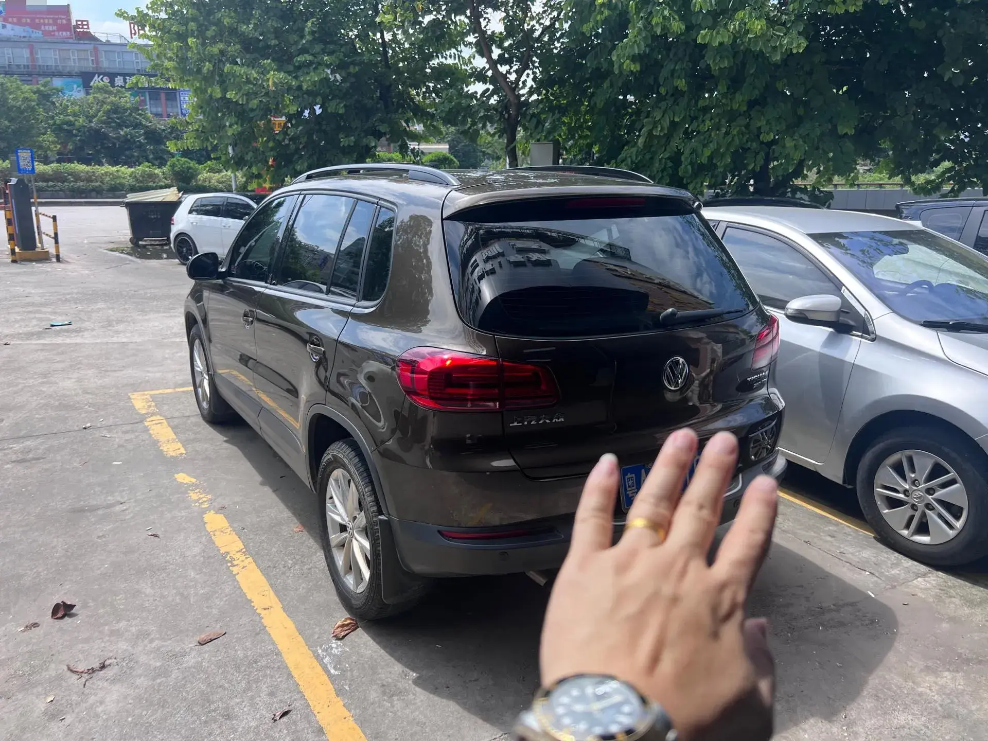 2016 VOLKSWAGEN TIGUAN thumbnail 4