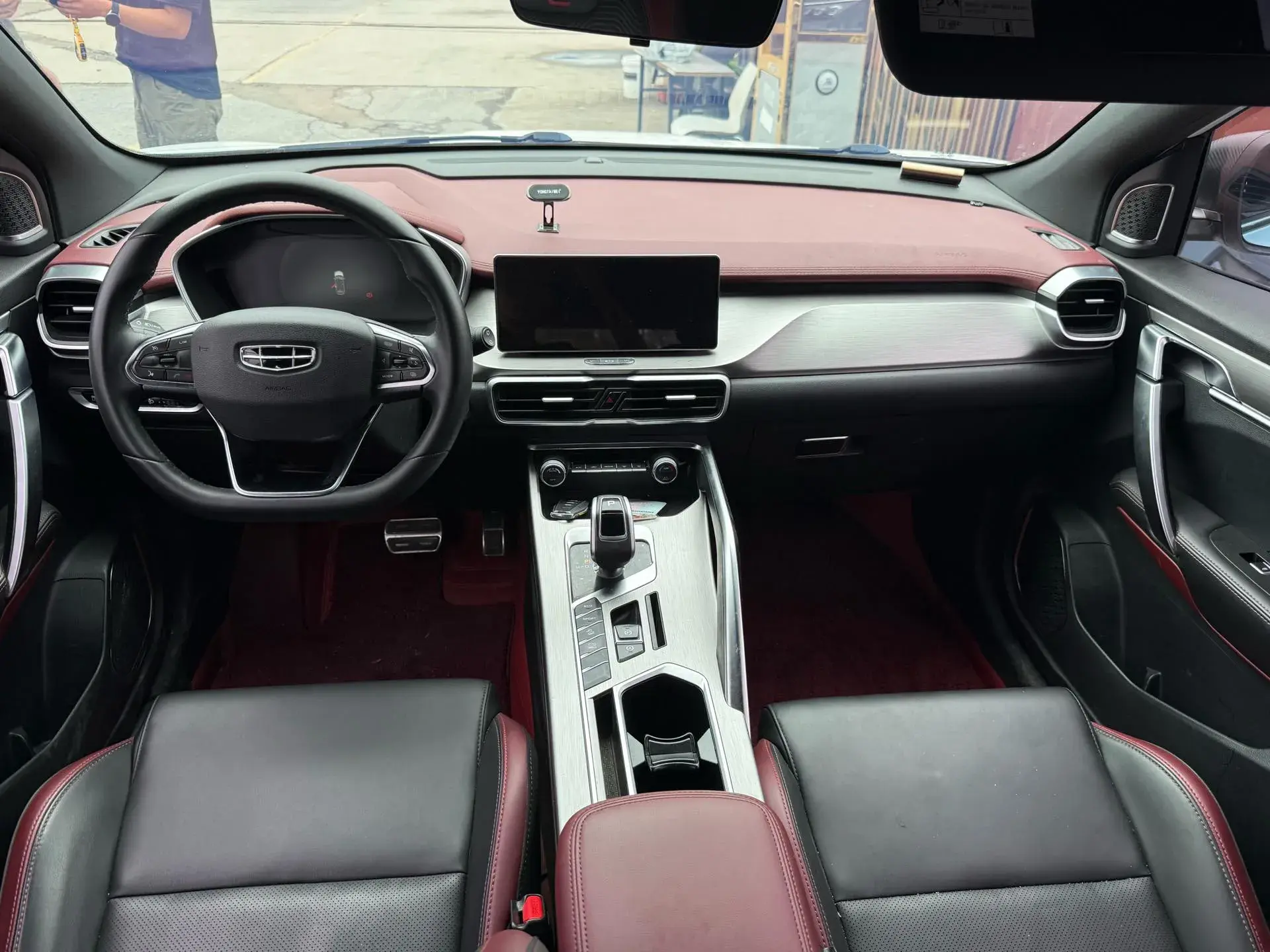 2020 GEELY COOLRAY thumbnail 2